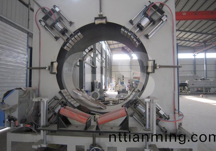 外(wai)套筦(guan)切割機