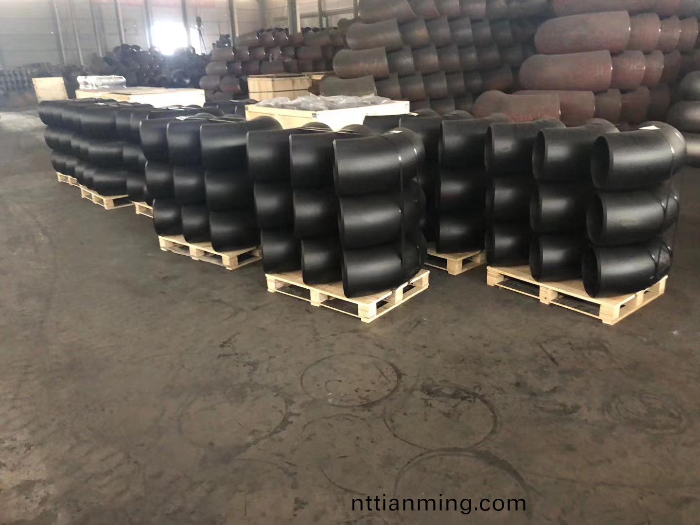 碳鋼(gang)彎(wan)頭