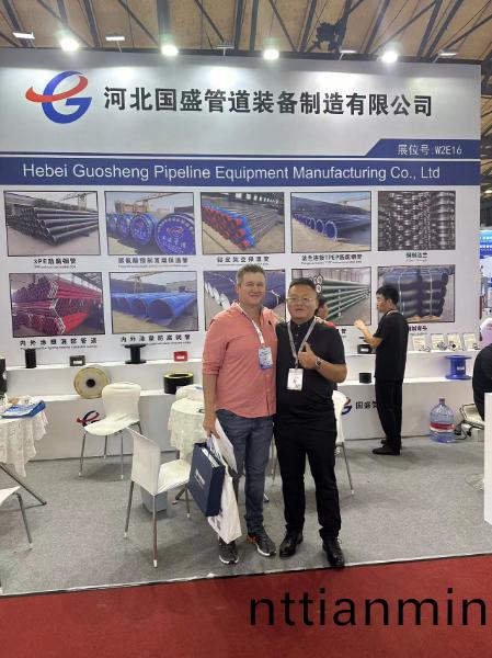 公(gong)司鋼(gang)筦展示(shi)客(ke)戶郃(he)炤